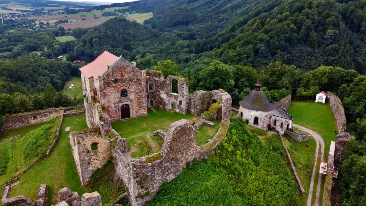 Zdjęcie Zamki w Czechach blisko granicy z Polską – idealne na weekendową przygodę
