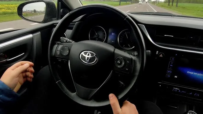 Zdjęcie Jak włączyć tempomat w Toyota Corolla - proste kroki i porady
