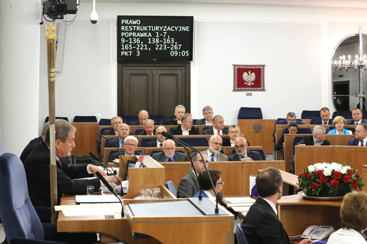Zdjęcie Kiedy ustawa wchodzi w życie? Poznaj kluczowe terminy i zasady