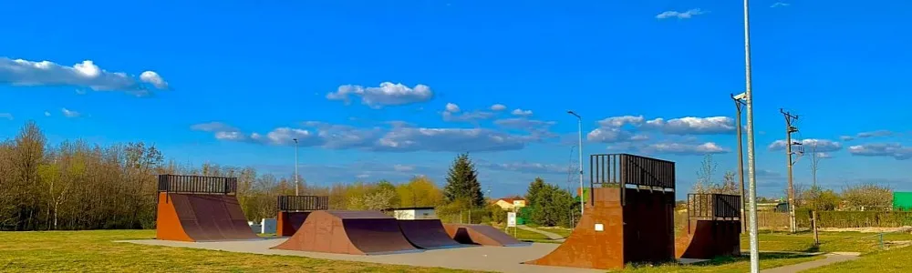 Zdjęcie Skatepark Konin - idealne miejsce dla miłośników deskorolki i rolek