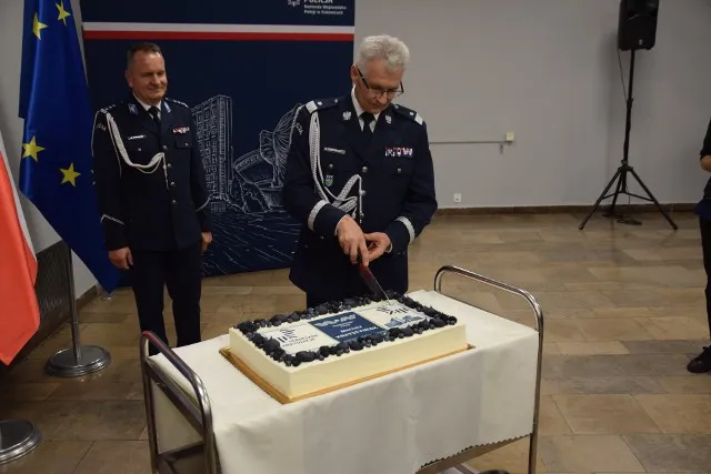 Zdjęcie Komendant KWP Katowice: Kim jest Mariusz Krzystyniak i jego działania?