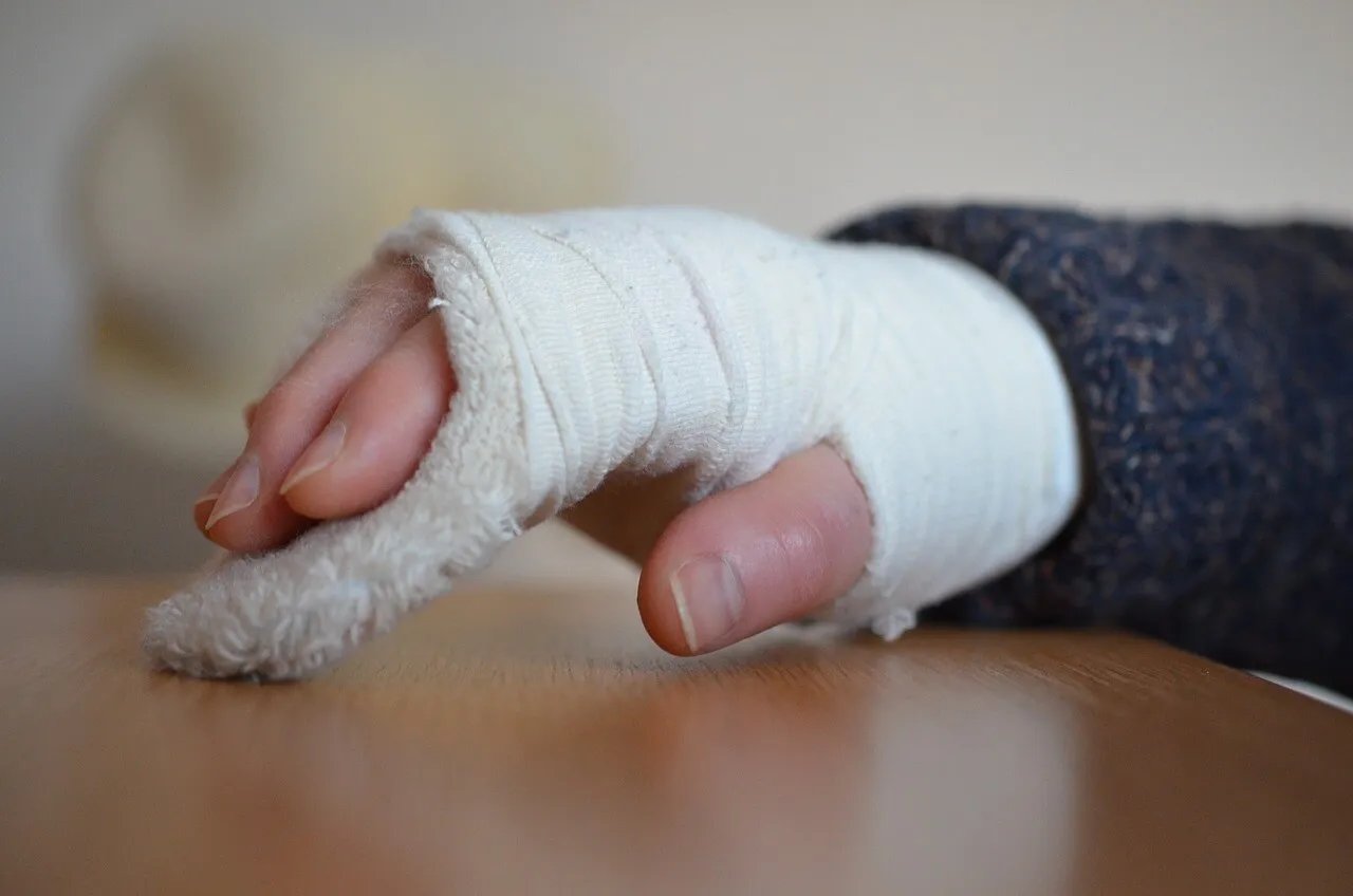 Zdjęcie Jak długo trwa rehabilitacja po złamaniu nadgarstka? Oto co musisz wiedzieć