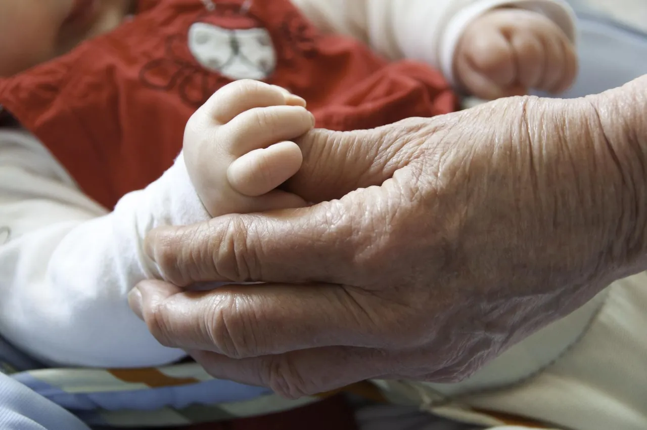 Zdjęcie Jak zdjąć urok z dziecka? Skuteczne metody na ochronę malucha