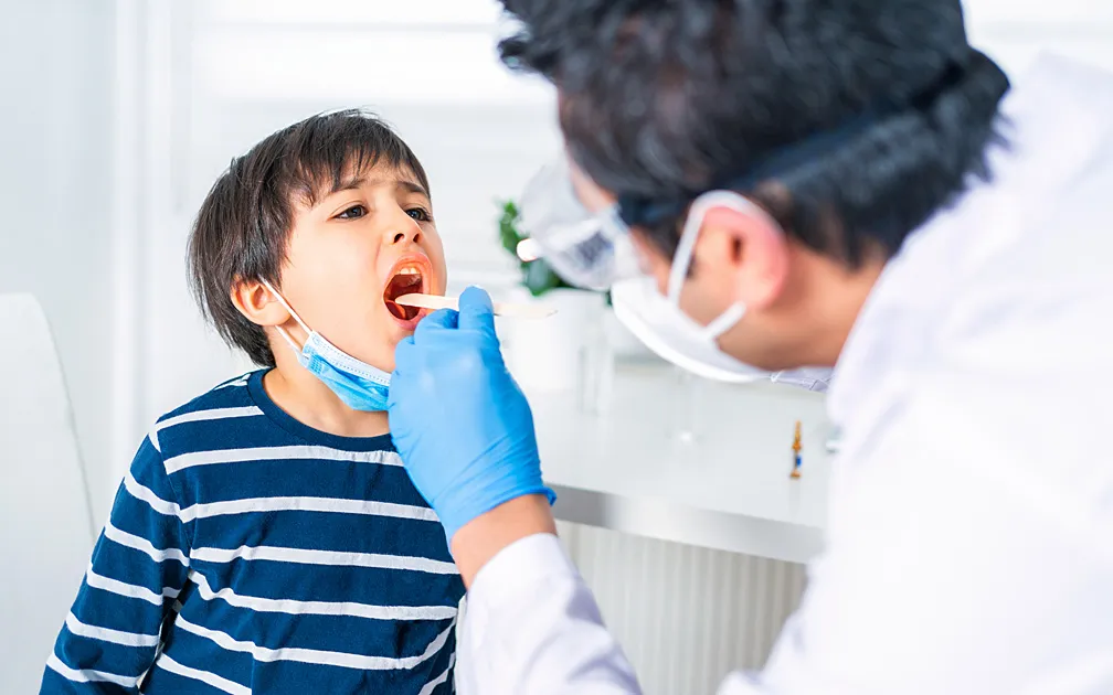 Zdjęcie Die alarmierenden Symptome von Diphtherie, die Sie kennen sollten