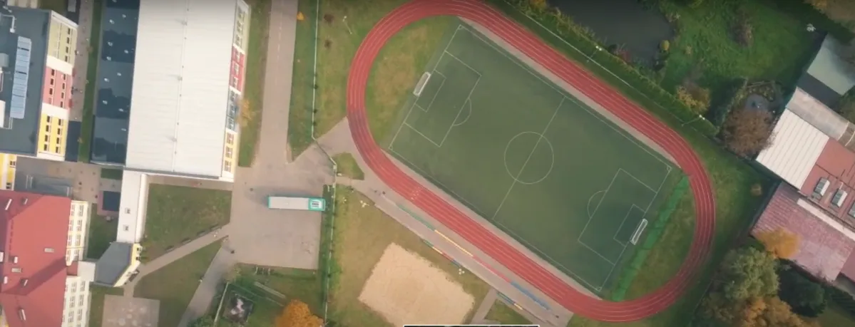 Zdjęcie Ile metrów ma bieżnia na orliku? Sprawdź jej wymiary i funkcje