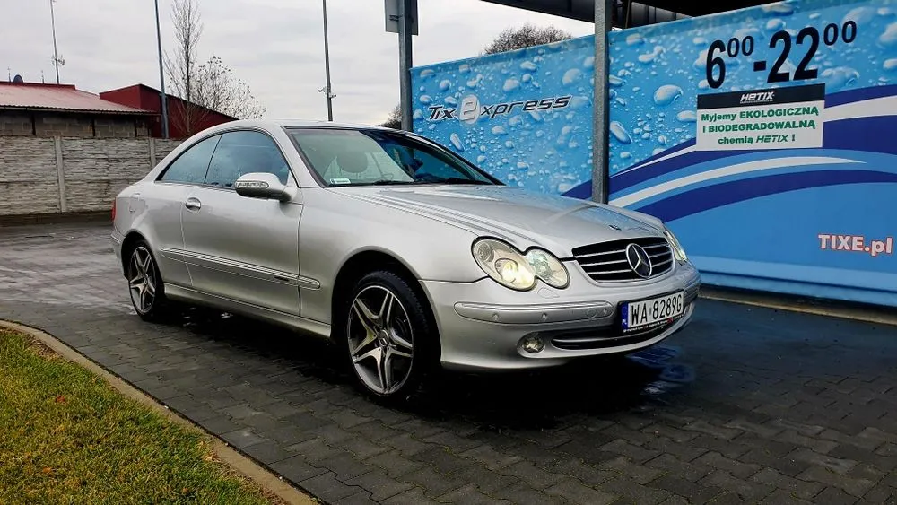 Zdjęcie Mercedes-Benz CLK Class - historia, specyfikacje i porównania modeli