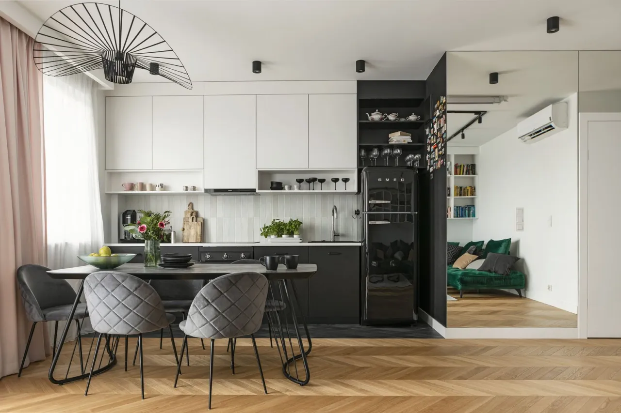 Zdjęcie Salon z kuchnią i jadalnią 30m2: Sprytne triki aranżacyjne