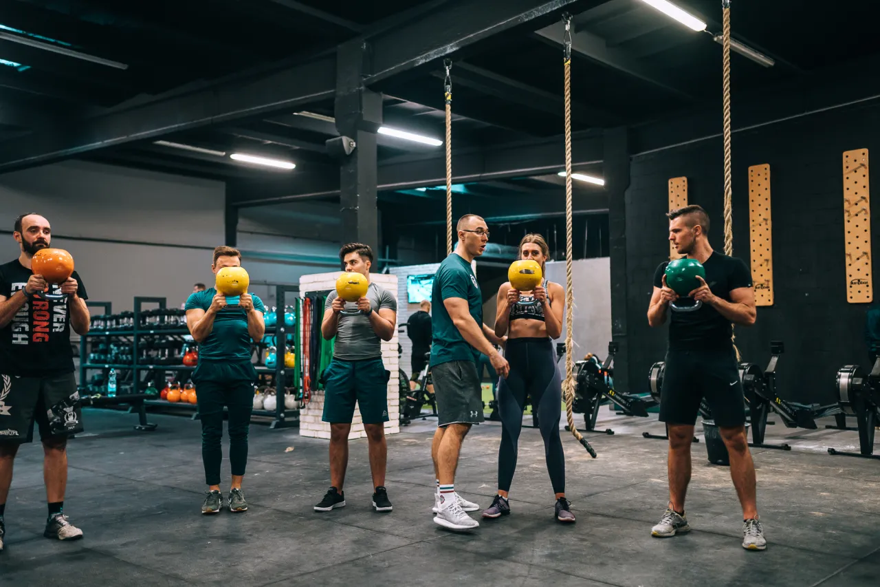 Zdjęcie Jak zostać trenerem CrossFit w Polsce? Przewodnik L1 i kariera