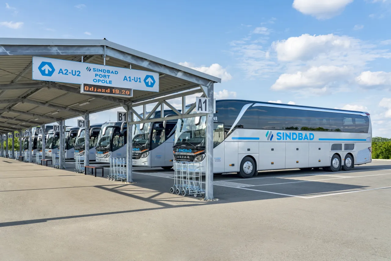 Zdjęcie Czy autokary Sindbad mają wifi? Sprawdź, co musisz wiedzieć!
