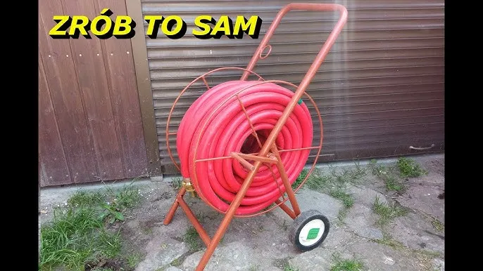 Zdjęcie Jak zwijać wąż ogrodowy, aby uniknąć uszkodzeń i przedłużyć jego żywotność