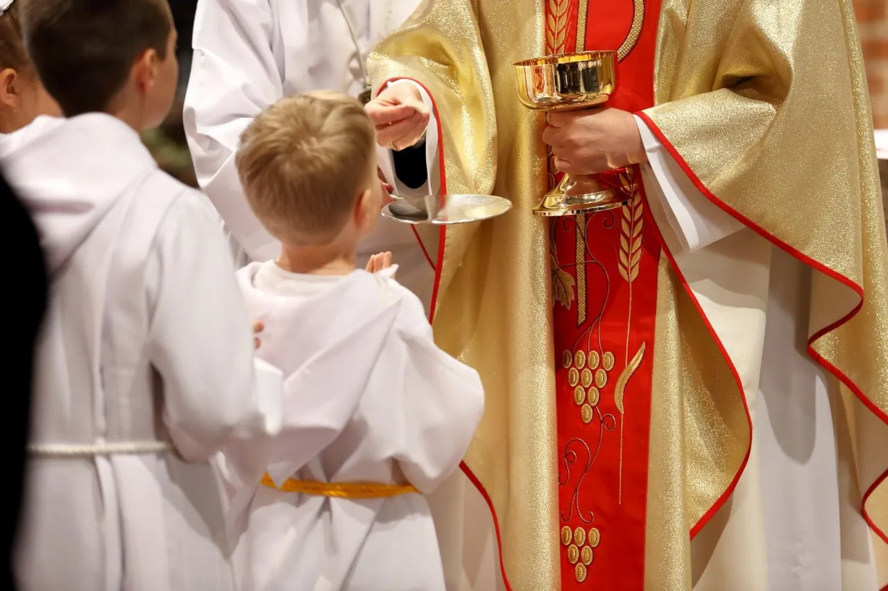 Zdjęcie Czy dzieci z in vitro mają duszę? Kontrowersje i różne perspektywy
