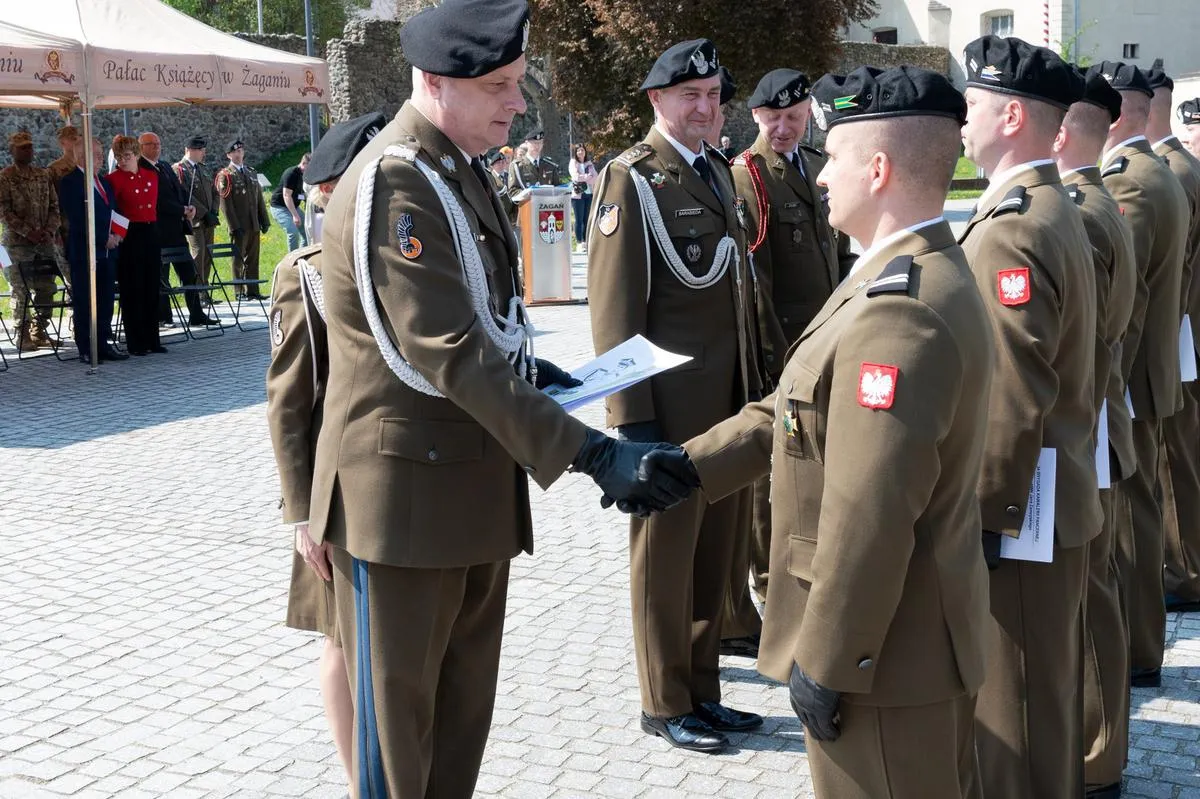 Zdjęcie Jaki stopień wojskowy po studiach inżynierskich? Zaskakujące możliwości awansu