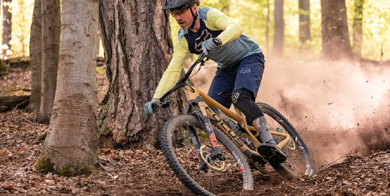 Zdjęcie Enduro czy downhill: który rower lepiej spełni Twoje oczekiwania?