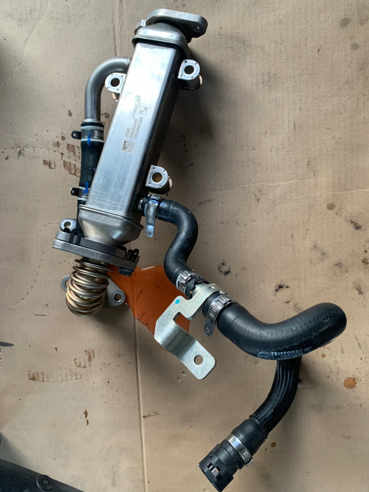 Zdjęcie Chłodnica spalin do czego służy? Odkryj jej kluczowe funkcje