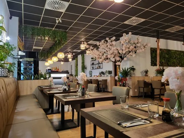 Zdjęcie Gdzie zjeść w Karlowych Warach? Odkryj najlepsze restauracje