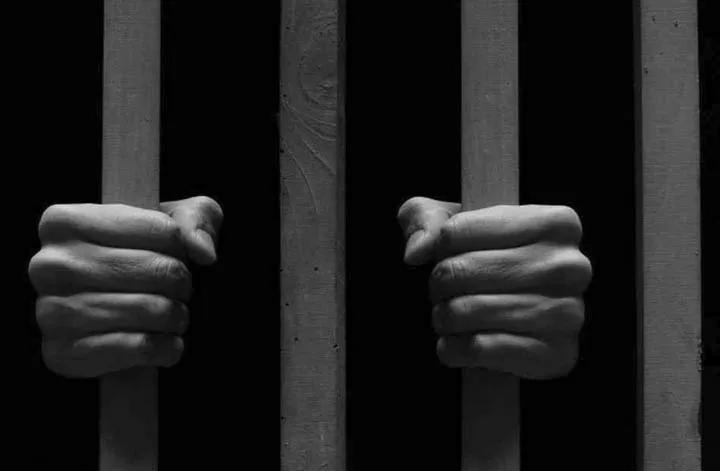 Zdjęcie Co to karny? Zrozumienie znaczenia w prawie i codziennym życiu