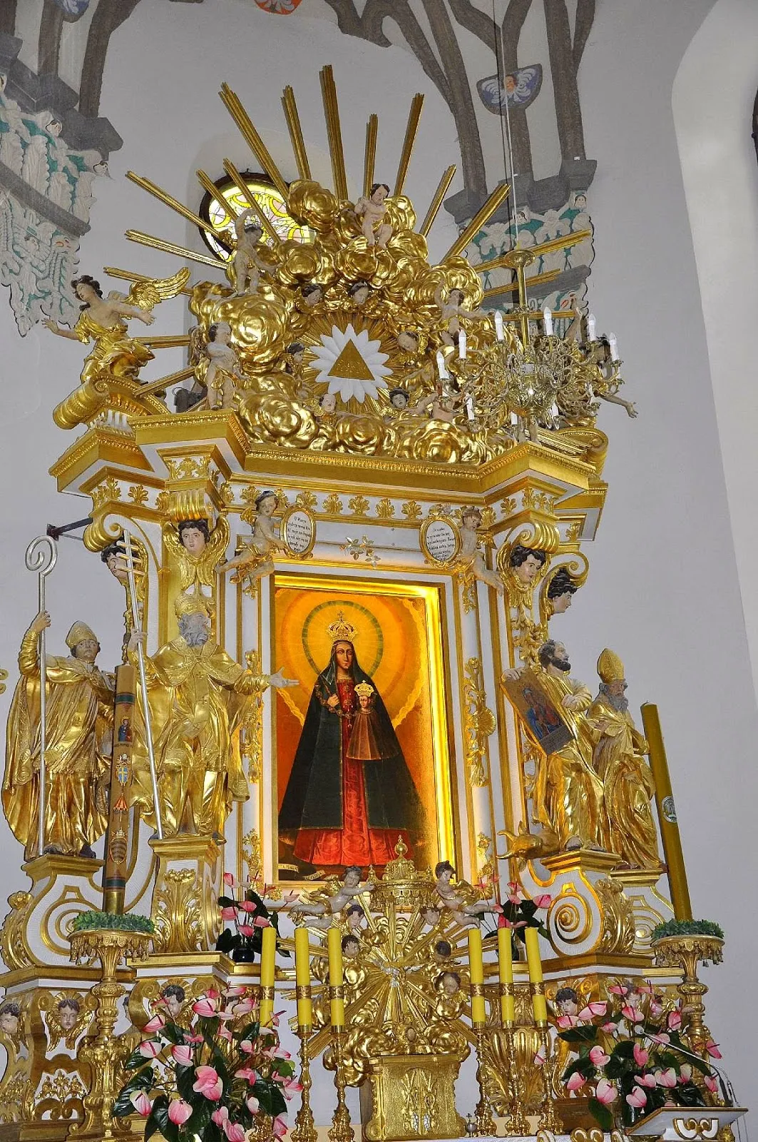 Zdjęcie Sanktuarium Matki Bożej Kodeńskiej: Historia, Cuda i Pielgrzymki