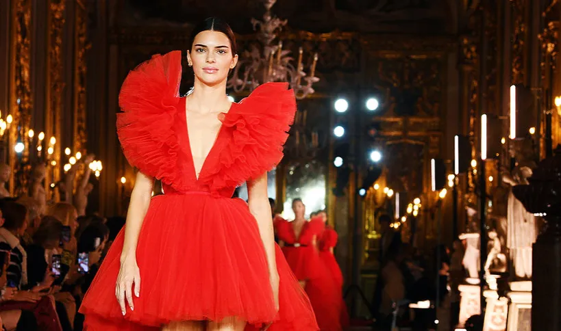 Zdjęcie Kendall Jenner wiek - Zaskakujące fakty o modelce i jej karierze