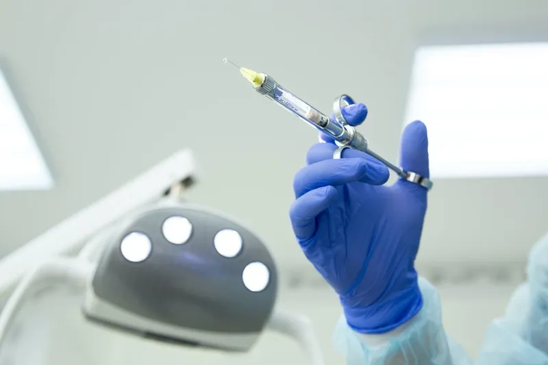 Zdjęcie Czy znieczulenie u dentysty jest szkodliwe? Odkryj prawdę o ryzyku