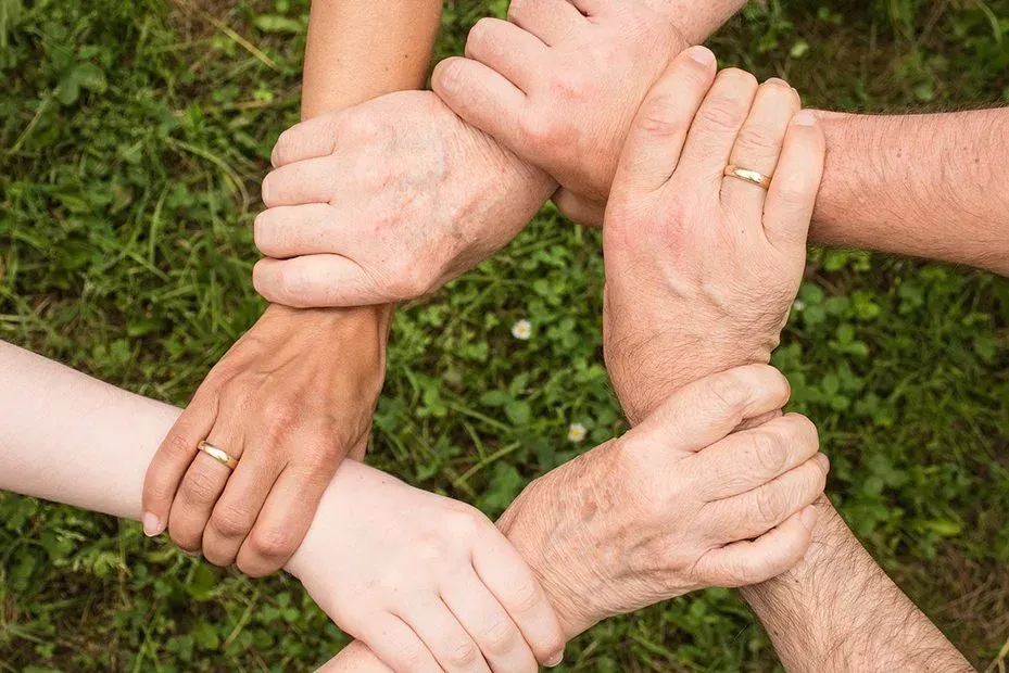 Zdjęcie Co zrobić po śmierci rodzica? Kluczowe kroki i wsparcie emocjonalne