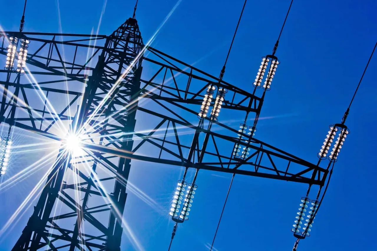 Zdjęcie Jak powstaje prąd w elektrowni węglowej i jakie są jego skutki?