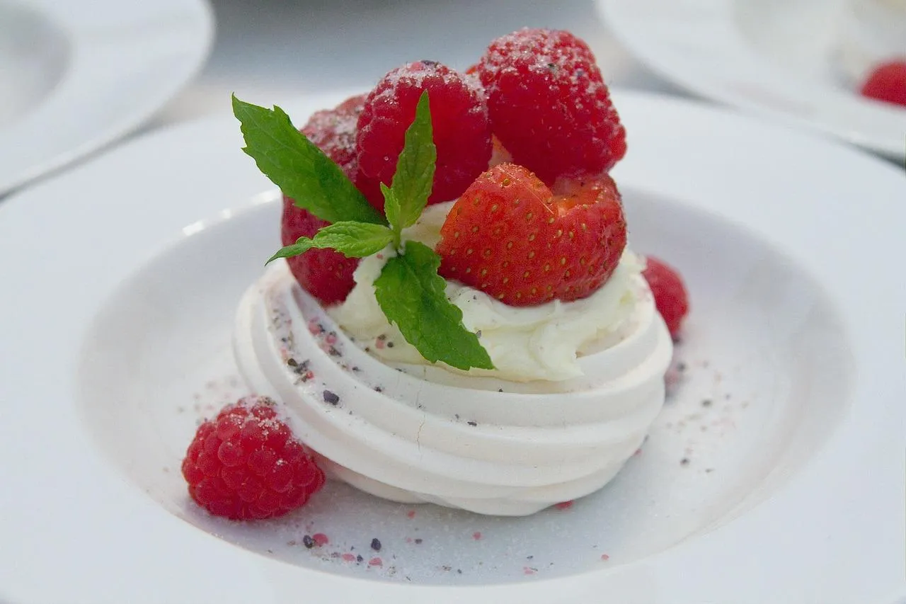 Zdjęcie Ile kalorii ma beza Pavlova? Zaskakujące wartości i porady kulinarne
