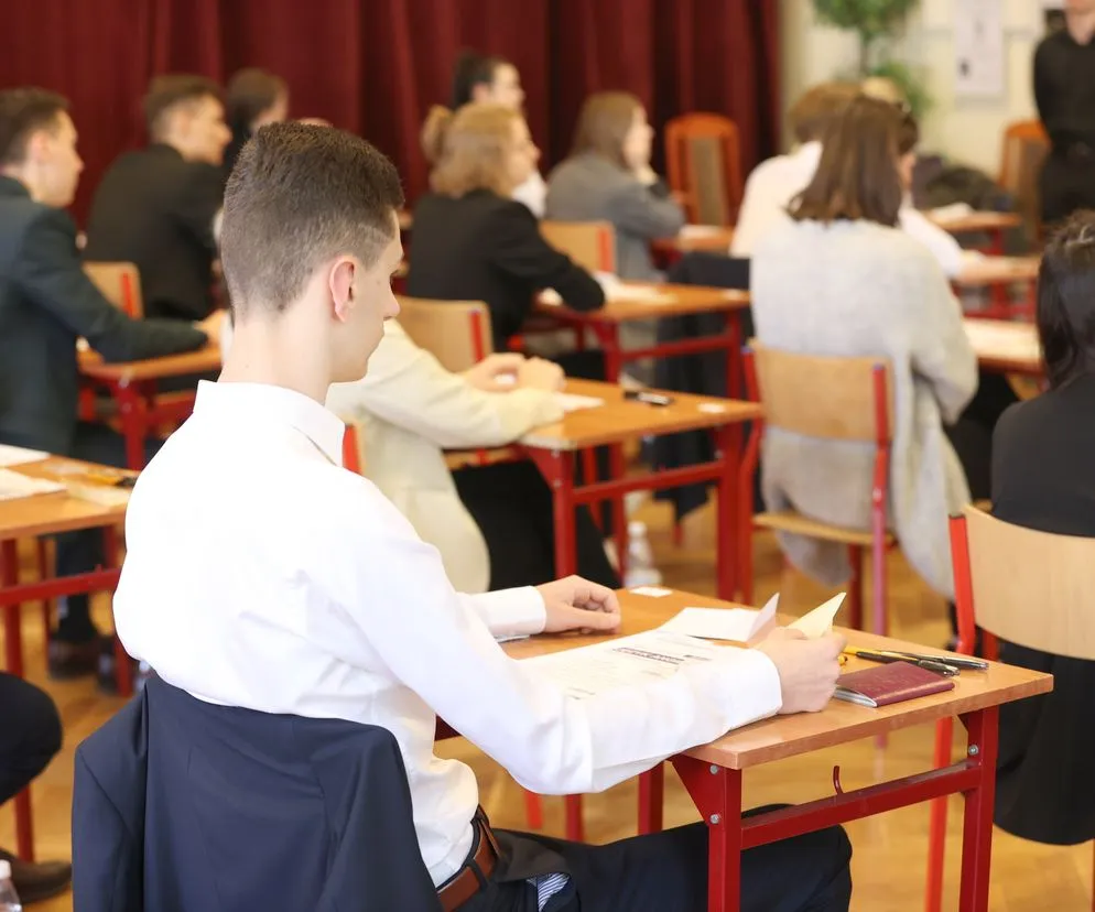 Zdjęcie Co można wnieść na maturę z matematyki? Sprawdź, aby uniknąć błędów!