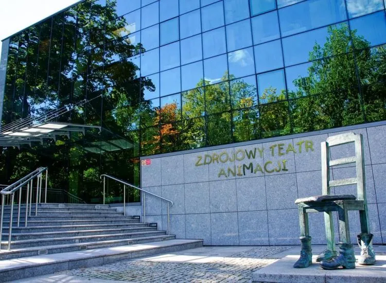 Zdjęcie Teatr Cieplice: Odkryj historię i atrakcje kultury w regionie