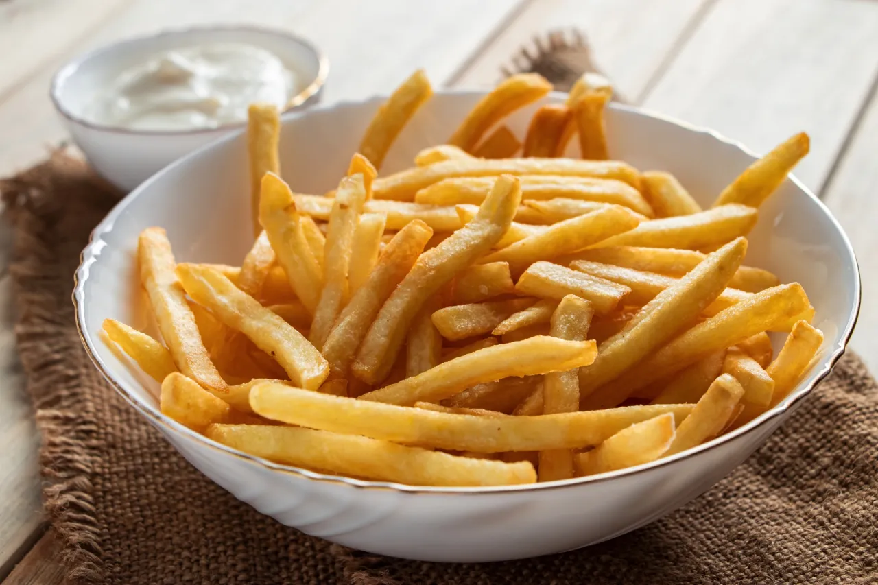 Zdjęcie Jak zrobić frytki w airfryer, aby były chrupiące i pyszne