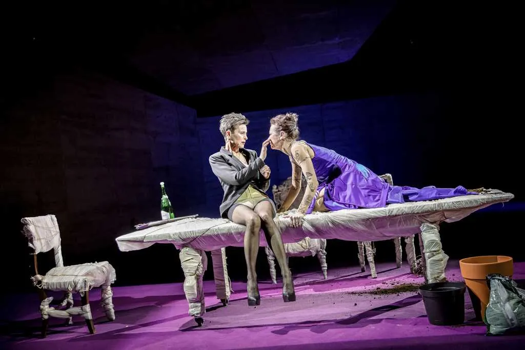Zdjęcie Maria Stuart spektakl: Emocjonujący dramat w teatrze