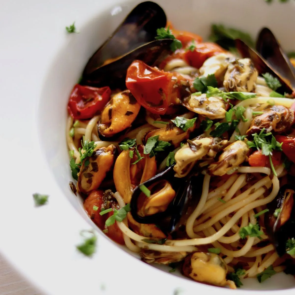 Zdjęcie Pyszne spaghetti z małżami - prosty przepis na wyjątkowy smak