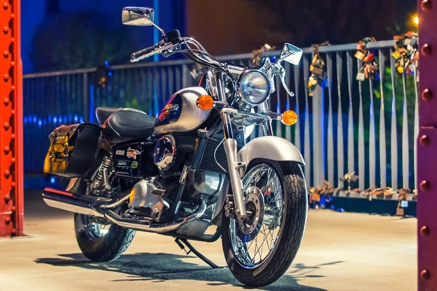 Zdjęcie Pojemność baku Honda Shadow 125 - co musisz wiedzieć przed podróżą
