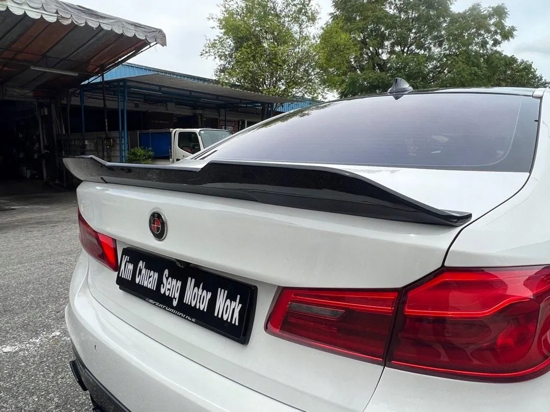 Zdjęcie Spoiler do BMW G30: Jak wybrać idealny i poprawić aerodynamikę samochodu?