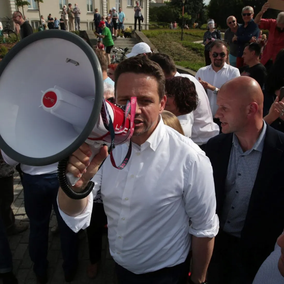 Zdjęcie Czy Trzaskowski wierzy w Boga? Zaskakujące fakty o jego wierzeniach