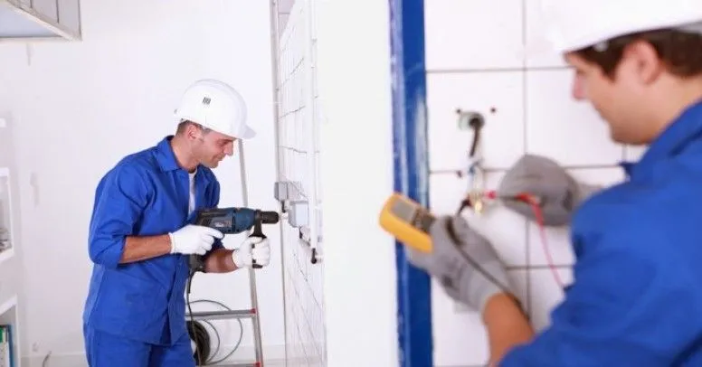 Zdjęcie Jak wiercić w kafelkach bez pęknięć - sprawdzone techniki i porady