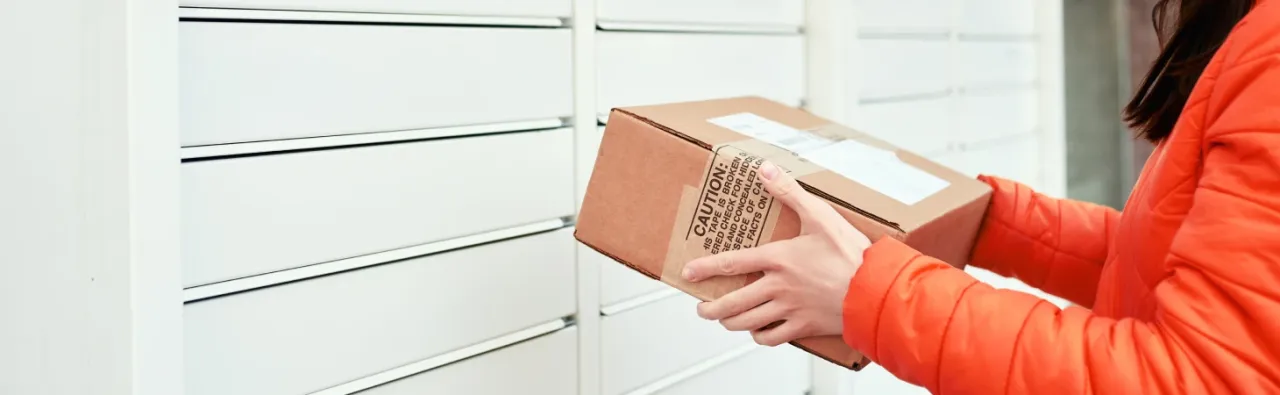 Zdjęcie Czy w paczkomatach InPost można płacić gotówką? Sprawdź, co musisz wiedzieć