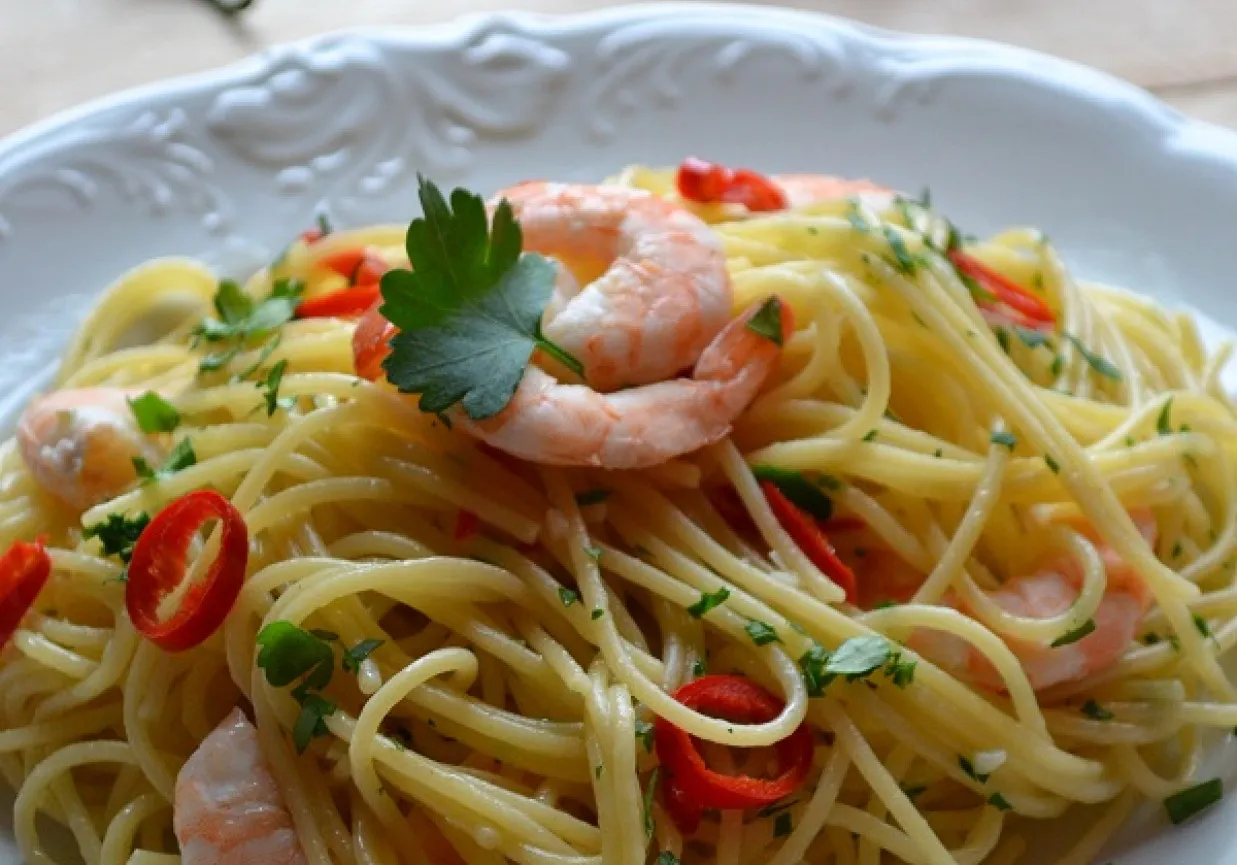 Zdjęcie Perfekcyjne spaghetti z krewetkami i chili? Poznaj sekrety!