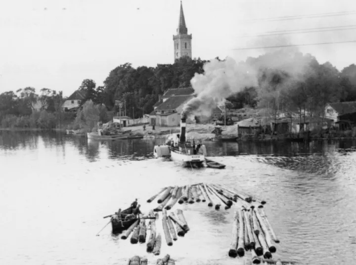 Zdjęcie Mikołajki Pomorskie i Powiśle: Odkryj spok&oacute;j, historię i naturę