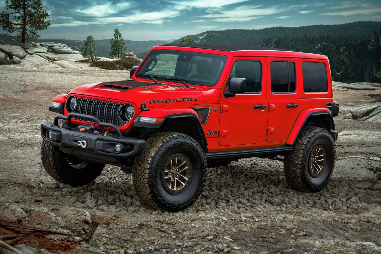 Zdjęcie Ile pali Jeep Wrangler? Sprawdź, jak różnią się modele i generacje