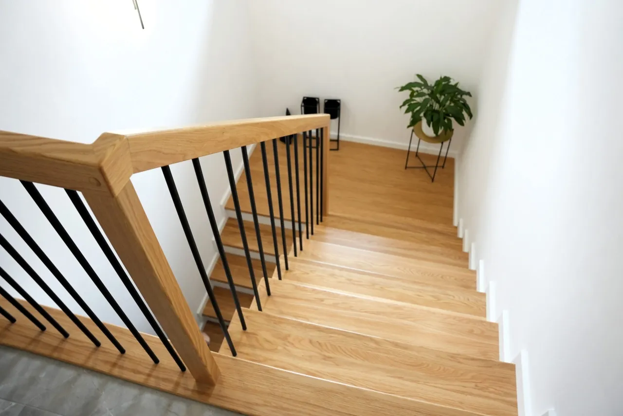 Zdjęcie Alternatywy dla balustrady na schody - nowoczesne i bezpieczne rozwiązania