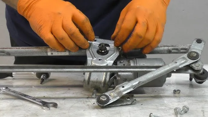 Zdjęcie Jak wymienić mechanizm wycieraczek w Polo 9N i uniknąć problemów