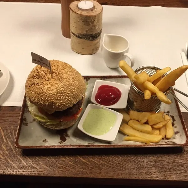 Zdjęcie Gdzie zjeść w Bochni? Odkryj najlepsze restauracje i lokale