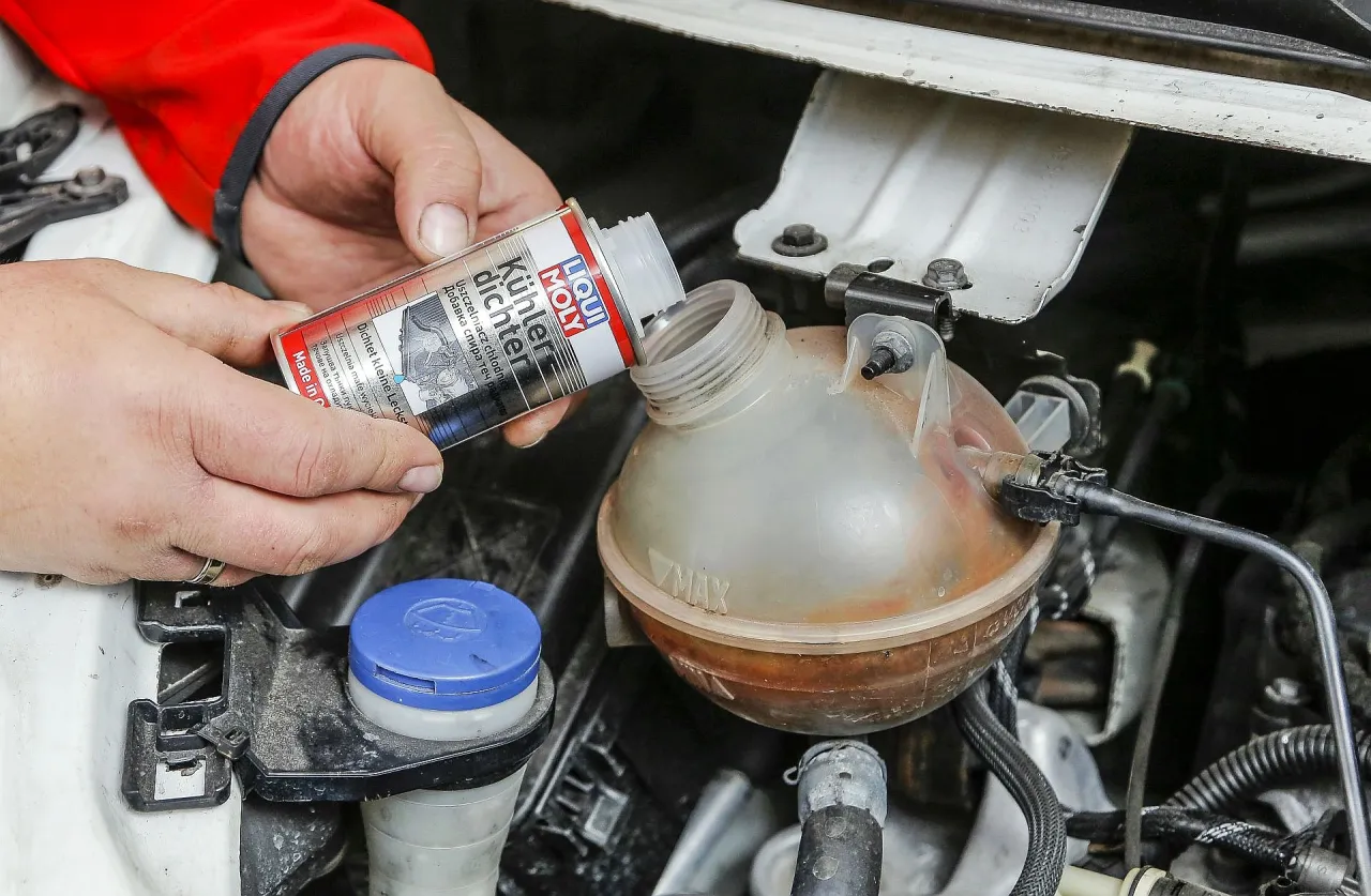 Zdjęcie Jak uszczelnić chłodnicę? Metody, koszty i ryzyko