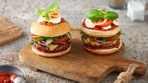 Zdjęcie Jak zrobić mini hamburgery, które zachwycą Twoich gości na imprezie