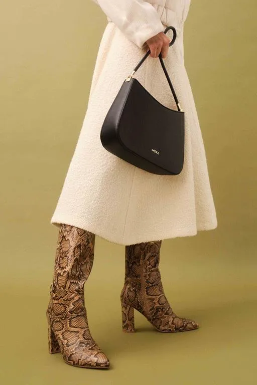 Zdjęcie Jakie kozaki modne tej zimy - trendy, kolory i stylowe modele