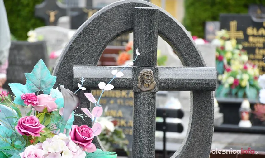 Zdjęcie Jak sprawdzić datę pogrzebu w Oleśnicy i uniknąć niepewności