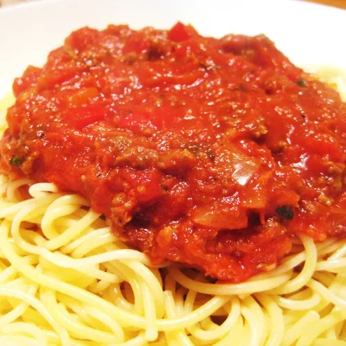 Zdjęcie Szybki sos do spaghetti w 15 minut – prosty przepis bez zbędnych składników