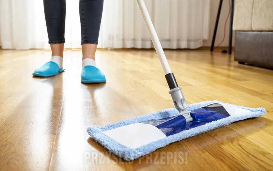 Zdjęcie Ile octu do mycia paneli? Proporcje, które naprawdę działają!