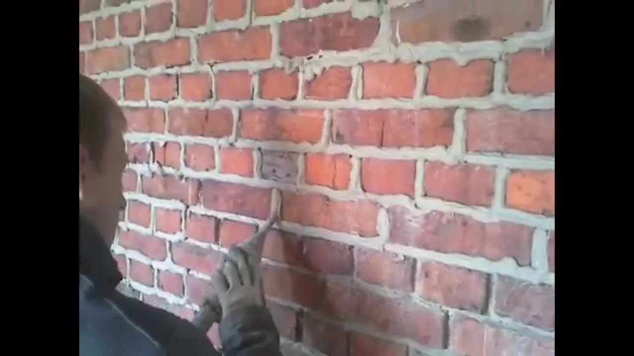 Zdjęcie Jak wyczyścić starą cegłę na ścianie i przywrócić jej blask