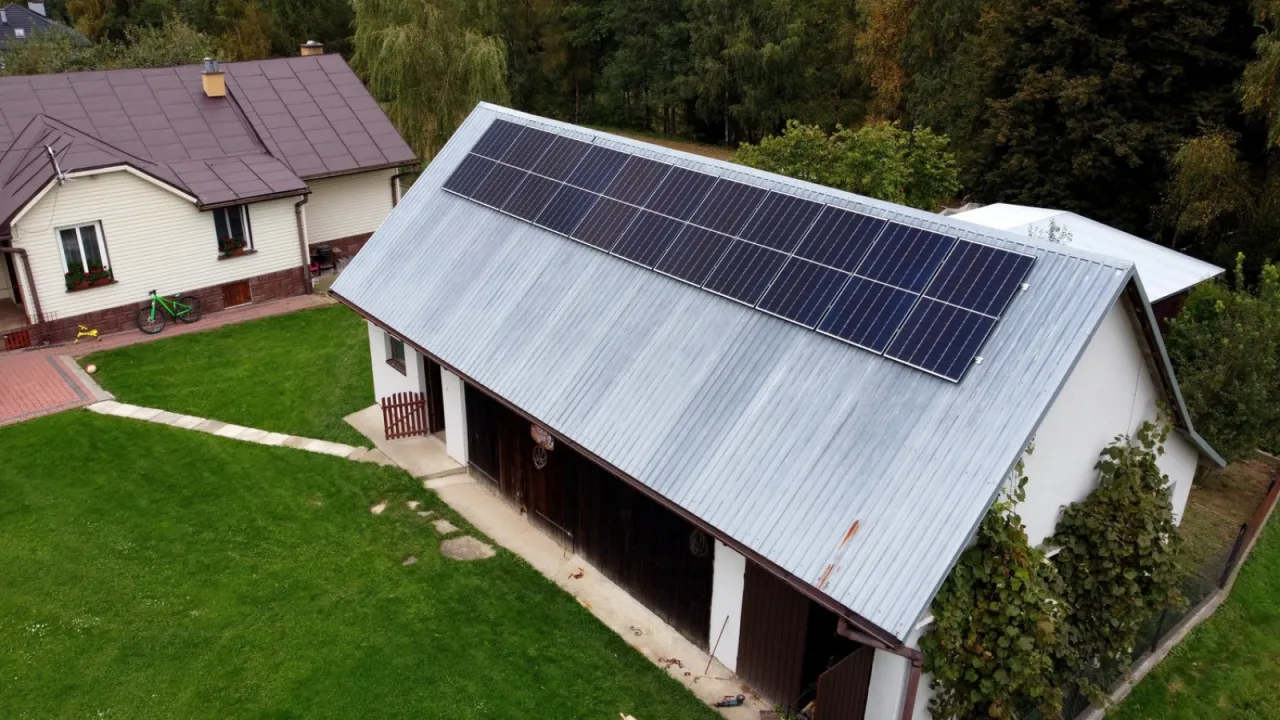 Zdjęcie Fotowoltaika hybrydowa: oszczędności i bezpieczeństwo energii w domu